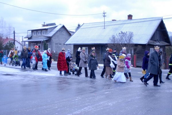 Zdjęcia z Orszaku Trzech Króli w Wiśniowej