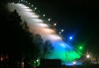 Stok Narciarski nocą