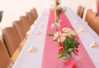 Dekoracja namiotu weselnego.