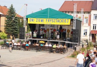 Zdjęcia prezentujące Dni Ziemi Frysztackiej.