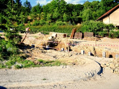 Zabezpieczanie osuwiska w Niewodnej