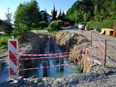 Zabezpieczanie osuwiska w Niewodnej