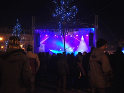 Zdjęcia z Sylwestra na rynku w Strzyżowie