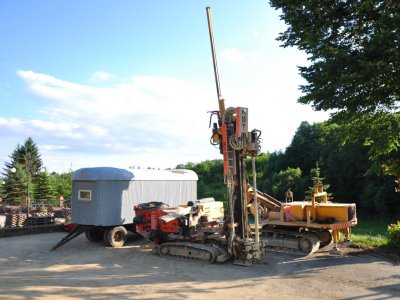 Zabezpieczanie osuwiska w Niewodnej