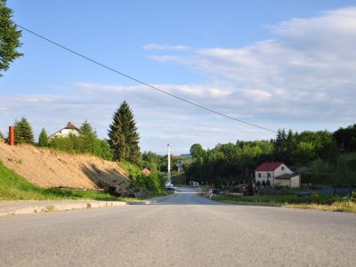 Zabezpieczanie osuwiska w Niewodnej