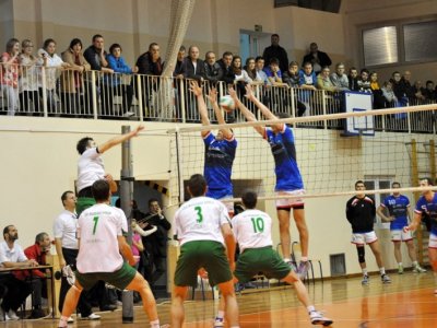 Fotorelacja z meczu piłki siatkowej Wisłka Strzyżów z drużyną z Sanoka. Fot. Tomasz Ciombor