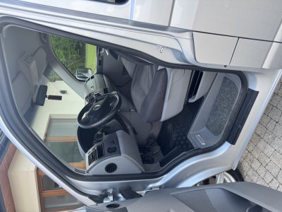 Wynajem samochodu Volkswagen Caravelle – 9 osobowa