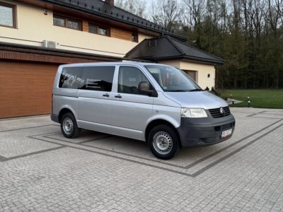 Wynajem Volkswagen Caravelle 2009r. Wersja 9 osobowa