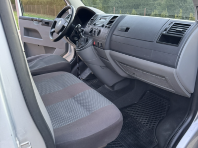 Wynajem Volkswagen Caravelle 2009r. Wersja 9 osobowa