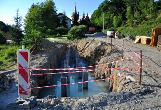 Zabezpieczanie osuwiska w Niewodnej