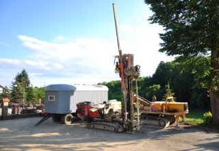 Zabezpieczanie osuwiska w Niewodnej